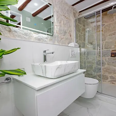 Apartamento Bonbon Old Town Private En-suite Split